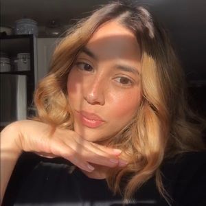 Meet your Posher, Vanessa